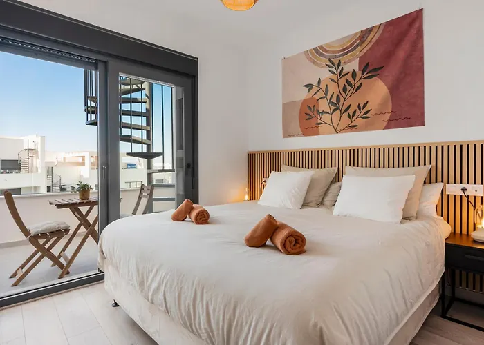 Luxury With Sunny Roof Terrace - Sonrisa إِستيبونا