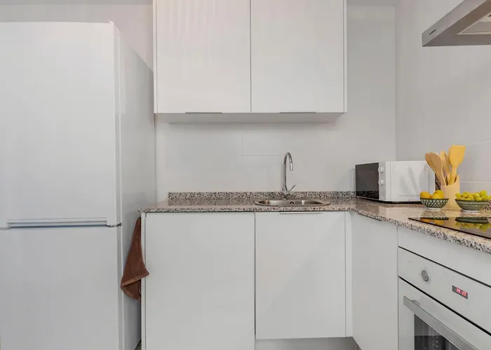 Luxury With Sunny Roof Terrace - Sonrisa * إِستيبونا